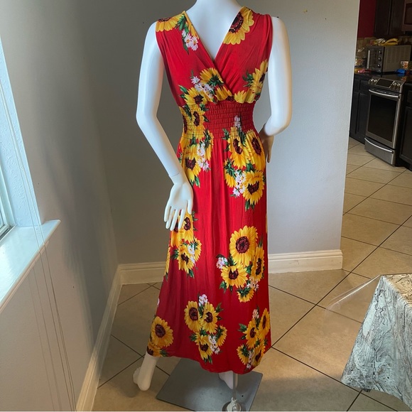 New Women’s sunflower floral dress size XXL for size 12-14
Stretchy waist - Picture 6 of 12